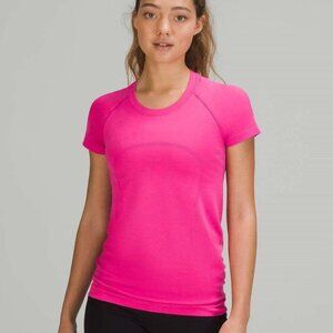 Lululemon Women's Pink T-shirt